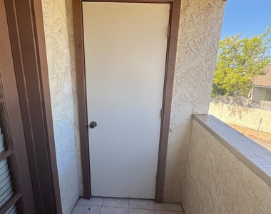 16402 N 31st Street - Photo Thumbnail 2