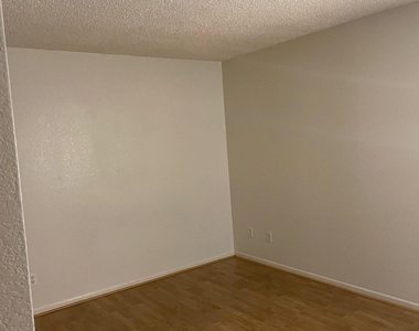 16402 N 31st Street - Photo Thumbnail 13