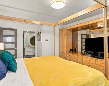4629 Poinciana Street - Photo Thumbnail 13