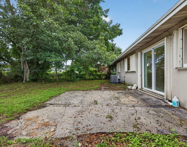 913 Se 10th Street - Photo Thumbnail 30