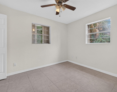 913 Se 10th Street - Photo Thumbnail 21