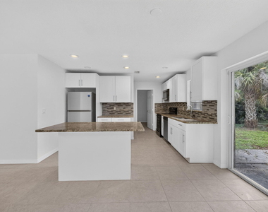 913 Se 10th Street - Photo Thumbnail 8