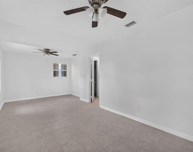 913 Se 10th Street - Photo Thumbnail 18