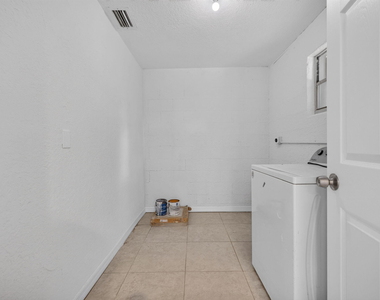 913 Se 10th Street - Photo Thumbnail 13