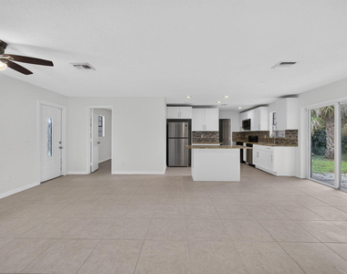 913 Se 10th Street - Photo Thumbnail 7