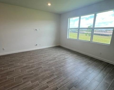 19010 Croft Mill Crossing - Photo Thumbnail 16