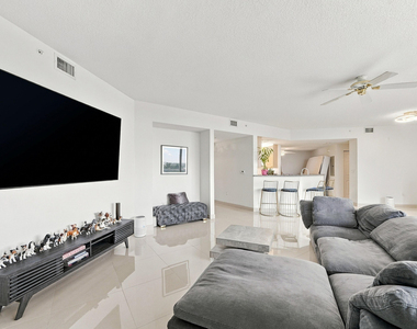6001 N Ocean Drive - Photo Thumbnail 7