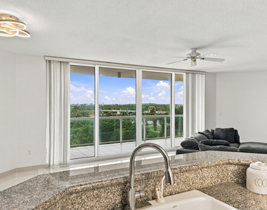 6001 N Ocean Drive - Photo Thumbnail 14