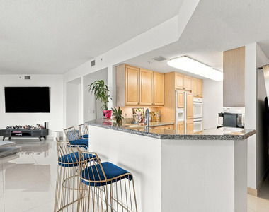 6001 N Ocean Drive - Photo Thumbnail 12