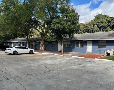 4839 Serafica Drive - Photo Thumbnail 9