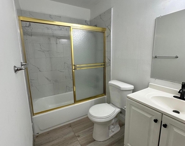 4839 Serafica Drive - Photo Thumbnail 8