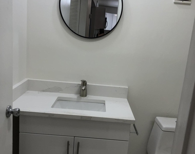 480 Nw 20th Street - Photo Thumbnail 7