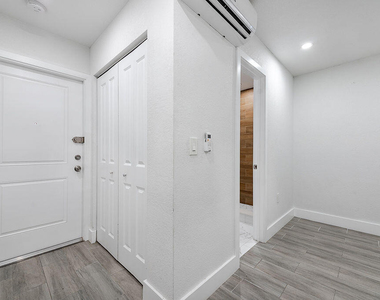 216 Jackson Avenue - Photo Thumbnail 4