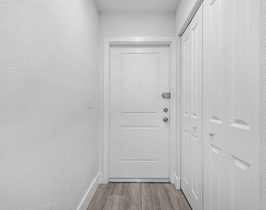 216 Jackson Avenue - Photo Thumbnail 3
