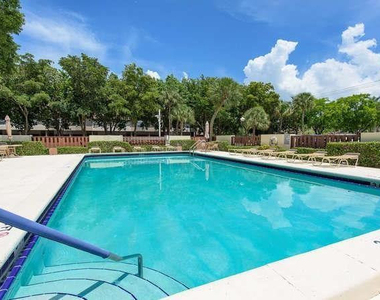 10777 W Sample Road - Photo Thumbnail 17