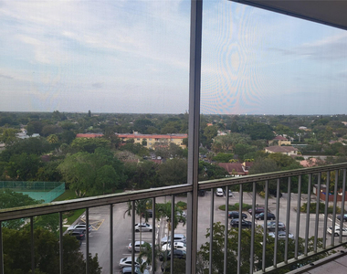10777 W Sample Road - Photo Thumbnail 9