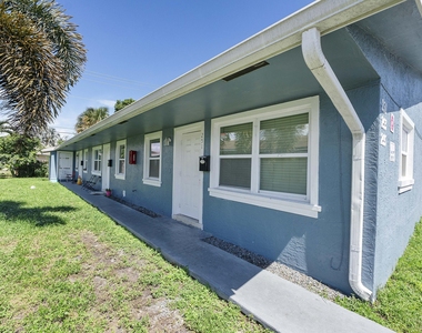 251 Ne 40th Street - Photo Thumbnail 1