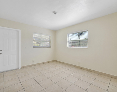 251 Ne 40th Street - Photo Thumbnail 8