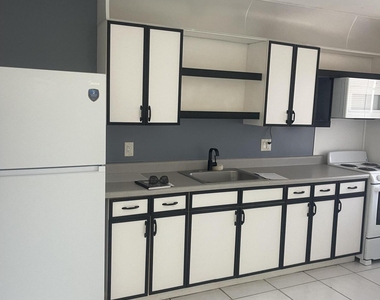 1021 Se Monterey Road - Photo Thumbnail 8