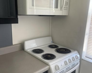 1021 Se Monterey Road - Photo Thumbnail 7