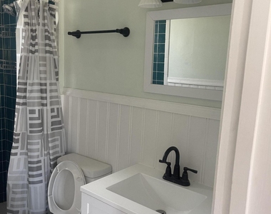 1021 Se Monterey Road - Photo Thumbnail 6