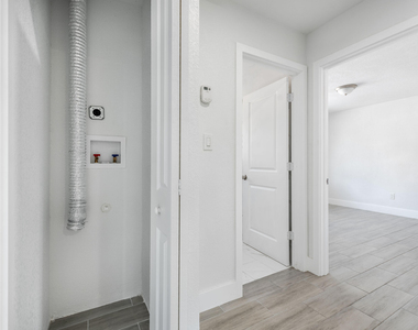 220 Jackson Avenue - Photo Thumbnail 15