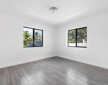 220 Jackson Avenue - Photo Thumbnail 9