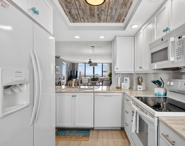 10600 S Ocean Drive - Photo Thumbnail 6