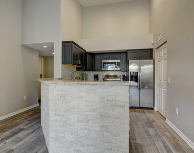 1223 Villa Circle - Photo Thumbnail 7