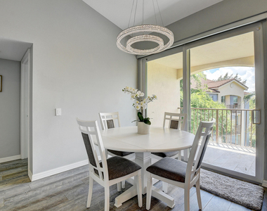 1223 Villa Circle - Photo Thumbnail 5