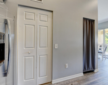 1223 Villa Circle - Photo Thumbnail 10