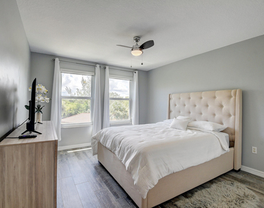1223 Villa Circle - Photo Thumbnail 12