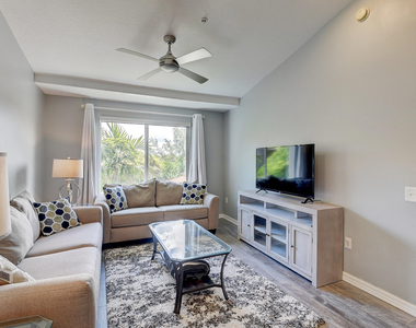 1223 Villa Circle - Photo Thumbnail 2