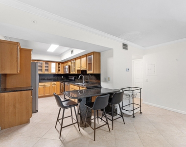 3300 Jaywood Terrace - Photo Thumbnail 7