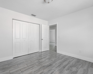 224 Jackson Avenue - Photo Thumbnail 16