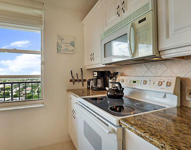 4280 Galt Ocean Drive - Photo Thumbnail 17