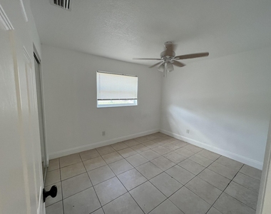 1130 N F Street - Photo Thumbnail 16