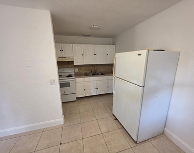 1130 N F Street - Photo Thumbnail 2
