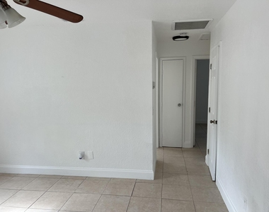 1130 N F Street - Photo Thumbnail 12