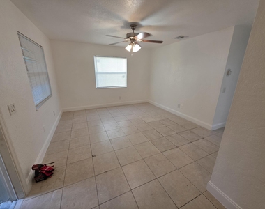1130 N F Street - Photo Thumbnail 7