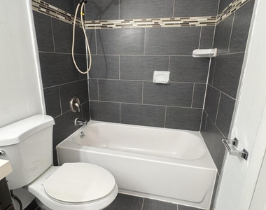 108 E Tiffany Drive - Photo Thumbnail 8