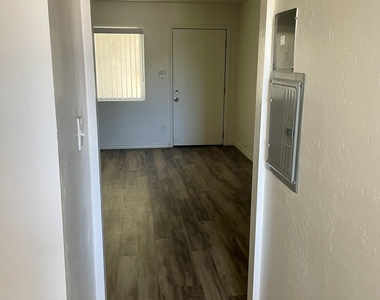 2301 N 28th Street - Photo Thumbnail 8