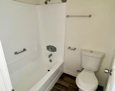 2301 N 28th Street - Photo Thumbnail 7