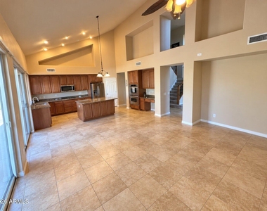 2314 W Old Paint Trail - Photo Thumbnail 10