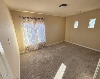 2314 W Old Paint Trail - Photo Thumbnail 19