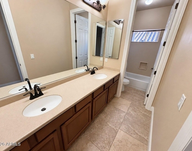2314 W Old Paint Trail - Photo Thumbnail 16