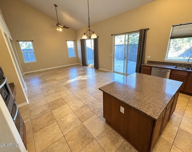 2314 W Old Paint Trail - Photo Thumbnail 9