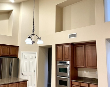 2314 W Old Paint Trail - Photo Thumbnail 6