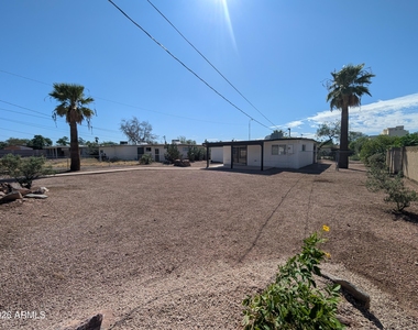 810 W 12th Street - Photo Thumbnail 19