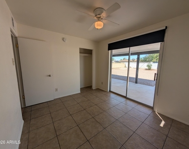 810 W 12th Street - Photo Thumbnail 14